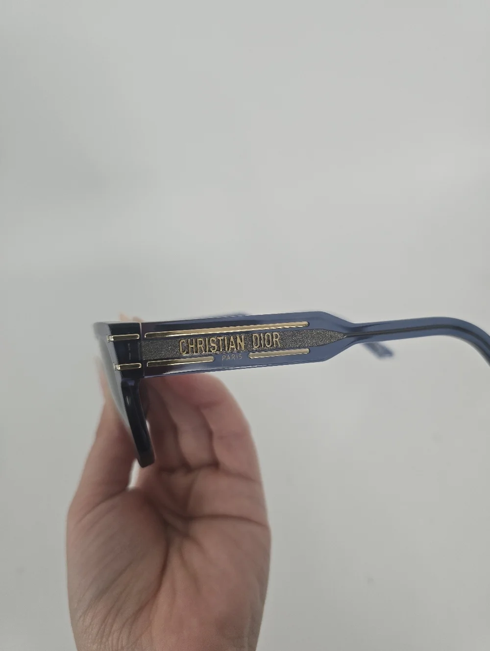 Dior DiorSignature S6U Butterfly Sunglasses in Translucent Blue Gradient - Picture 3 of 10